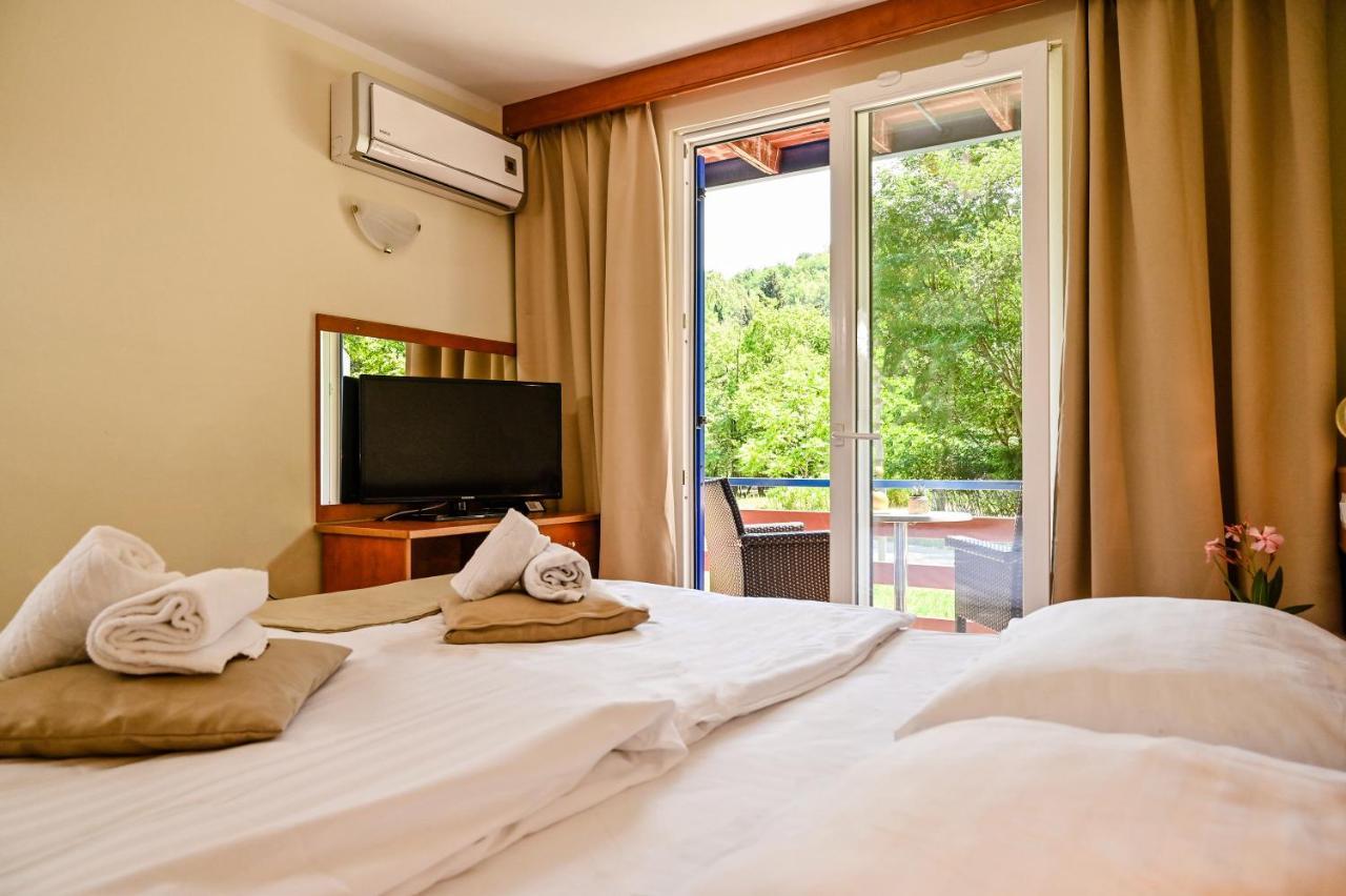 Campsite & Holiday Resort เมดเวยา ภายนอก รูปภาพ